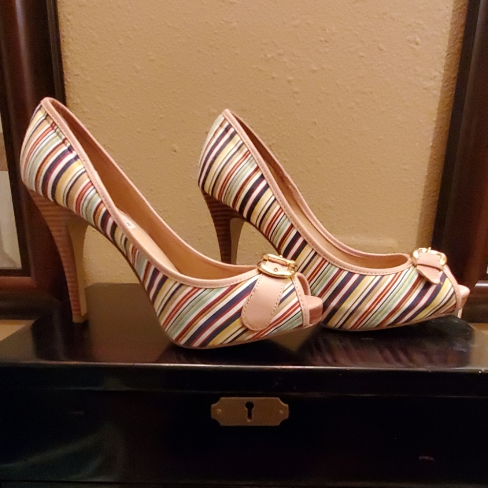 Steve Madden Striped Peeptoe High Heel Size 8.5M